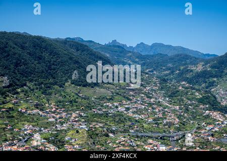 La ville de Machico, Madère Portugal, la deuxième plus grande ville de Maderia maison de l'aéroport Ronaldo, et ville de pêcheurs Banque D'Images