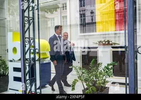 Bruxelles, Belgique. 01 juillet 2024. Le premier ministre Alexander de Croo rencontre le premier ministre hongrois Viktor Orban pour une cérémonie de passation de six mois de la présidence tournante du Conseil de l'Union européenne de la Belgique à la Hongrie, lundi 1er juillet 2024 à Bruxelles. BELGA PHOTO JONAS ROOSENS crédit : Belga News Agency/Alamy Live News Banque D'Images