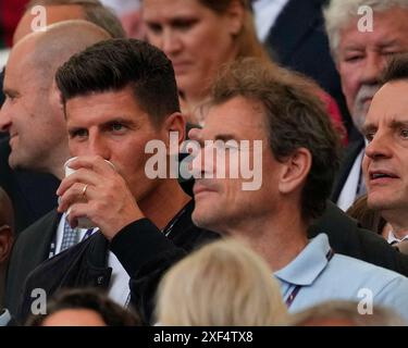 19.06.2024, Stuttgart Arena, Stuttgart, GER, EM UEFA 2024, groupe A, Allemagne vs Hongrie, dans la photo Mario Gomez, Jens Lehmann Banque D'Images