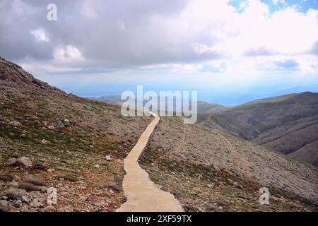 Le mont Nemrut, à son sommet, se dresse le sanctuaire de la tombe du roi Antiochus Ier de Commagène Banque D'Images