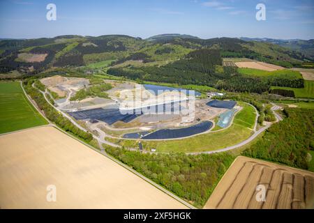 Photo aérienne, décharge de Frielinghausen, entreprise d'élimination des déchets du district de Hochsauerland, Drasenbeck, Meschede, Sauerland, North RHI Banque D'Images