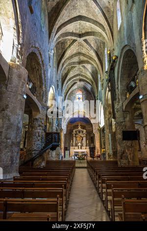 Intérieur de la cathédrale de Grasse dans la vieille ville de Grasse sur la Côte d'Azur, Côte d'Azur, Provence, France Banque D'Images