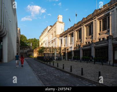 Vieille ville de Bruxelles, Belgique, 23 juin 2024 - la rue Baron Horta straat et la maison de la culture Bozar Banque D'Images