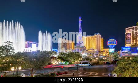 Vue panoramique sur le Strip de Las Vegas comme vu la nuit à Las Vegas, Nevada Banque D'Images