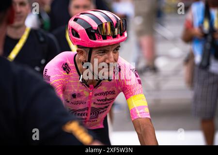 Turin, Italie. 01 juillet 2024. L'Equateur Richard Carapaz après la troisième étape du Tour de France sur 230,8 kilomètres (143,4 miles) avec départ à Piacenza et arrivée à Turin, Italie, lundi 01 juillet 2024. Sport - cyclisme . (Photo de Marco Alpozzi/Lapresse) crédit : LaPresse/Alamy Live News Banque D'Images