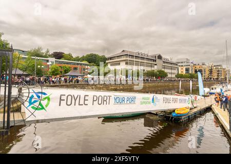 Le Foyle maritime Festival sur les rives et les eaux de la rivière Foyle dans la ville de Derry/Londonderry a lieu habituellement le dernier week-end de juin. Banque D'Images