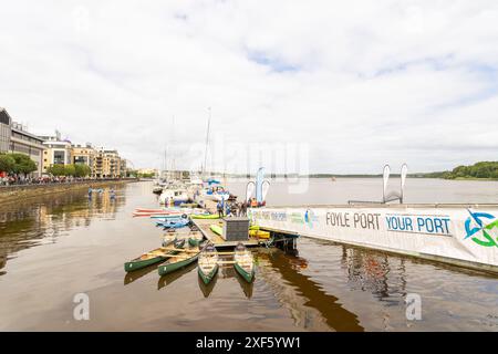 Le Foyle maritime Festival sur les rives et les eaux de la rivière Foyle dans la ville de Derry/Londonderry a lieu habituellement le dernier week-end de juin. Banque D'Images