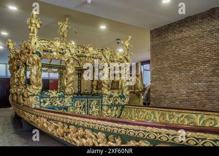 Falua de Carlos II ou bateau Royal du Musée Royal Faluas dans le jardin del principe de Aranjuez, Madrid, Communauté autonome, Espagne, Europe. Banque D'Images