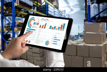 Le tableau de bord des données métiers fournit une analyse décisionnelle pour la planification de la stratégie marketing parfaitement adaptée aux grands ensembles de données pour analyser les demandes des clients Banque D'Images