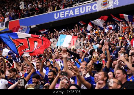 Dusseldorf, Allemagne. 01 juillet 2024. Supporters de France lors de la manche Euro 2024 du 16 match de football entre la France et la Belgique à l'esprit Arena - Dusseldorf, Allemagne - lundi 1er juillet 2024. Sport - Football. (Photo de Fabio Ferrari/LaPresse) crédit : LaPresse/Alamy Live News Banque D'Images