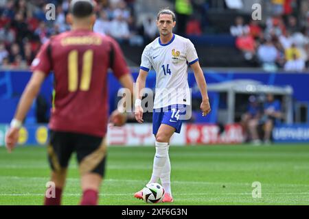 Dusseldorf, Allemagne. 01 juillet 2024. Adrien Rabiot (14 ans) de France photographié lors d'un match de football entre les équipes nationales de France, appelées les bleus et de Belgique, appelé les Red Devils dans une manche de 16 éliminatoires du tournoi UEFA Euro 2024, le lundi 1er juillet 2024 à Dusseldorf, Allemagne . Crédit : Sportpix/Alamy Live News Banque D'Images