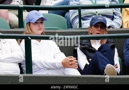 Anna Kalinskaya partenaire de Jannik Sinner lors du premier jour des Championnats de Wimbledon 2024 au All England Lawn Tennis and Croquet Club, Londres. Date de la photo : lundi 1er juillet 2024. Banque D'Images