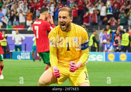 Francfort, Allemagne. 01 juillet 2024. Cristiano RONALDO, Por 7 a échoué 11m, Jan Oblak, SVN gardien de but 1 célèbre le meilleur des 16 matchs PORTUGAL - SLOVÉNIE des Championnats d'Europe de l'UEFA 2024 le 01 juillet 2024 à Francfort, Allemagne. Photographe : ddp images/STAR-images crédit : ddp Media GmbH/Alamy Live News Banque D'Images