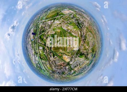 Vue aérienne, zone verte du parc Olga avec tour d'observation, zone résidentielle Zur Kokerei, sur la gauche le gazomètre Oberhausen de Westfield Centro, OS Banque D'Images