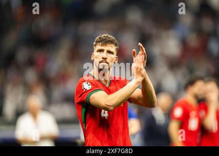 Francfort, Allemagne. 01 juillet 2024. Ruben Dias (4) du Portugal vu en fête après avoir remporté le tir de pénalité dans la manche 16 de l'UEFA Euro 2024 entre le Portugal et la Slovénie au Deutsche Bank Park à Francfort. Crédit : Gonzales photo/Alamy Live News Banque D'Images