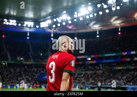 Francfort, Allemagne. 1er juillet 2024. Pepe of Portugal est remplacé lors du match de l'UEFA Euro 2024 Round of 16 entre le Portugal et la Slovénie à Francfort, en Allemagne, le 1er juillet 2024. Crédit : Xiao Yijiu/Xinhua/Alamy Live News Banque D'Images
