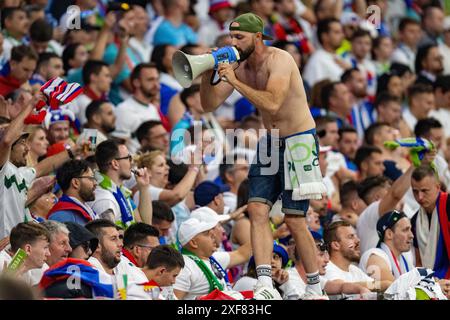 Francfort-sur-le-main, Allemagne. 02 juillet 2024. Les supporters slovènes lors du match de l'UEFA EURO Round of 16 2024 entre le Portugal et la Slovénie au Frankfurt Arena de Francfort-sur-le-main, Allemagne, le 1er juillet 2024 (photo Andrew SURMA/ Credit : Sipa USA/Alamy Live News Banque D'Images