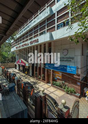 02 25 2024 Centre culturel des Beaux-Arts près de la station de monorail de Chembur Mumbai Maharashtra India.Asia. Banque D'Images