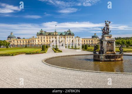 Géographie / voyage, Suède, Palais de Drottningholm près de Stockholm avec fontaine Hercule, Suède, ADDITIONAL-RIGHTS-CLEARANCE-INFO-NOT-AVAILABLE Banque D'Images