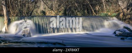 Photographie de la cascade Hervidero à San Agustin de Guadalix, Madrid. Banque D'Images