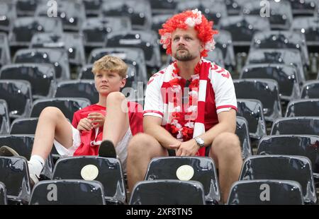 Francfort, Deutschland. 20 juin 2024. firo : 20.06.2024, Football, Football : UEFA EURO 2024, EM, Championnat d'Europe 2024, phase de groupes, M17, match 17, DEN, Danemark - ENG, Angleterre fans du Danemark crédit : dpa/Alamy Live News Banque D'Images