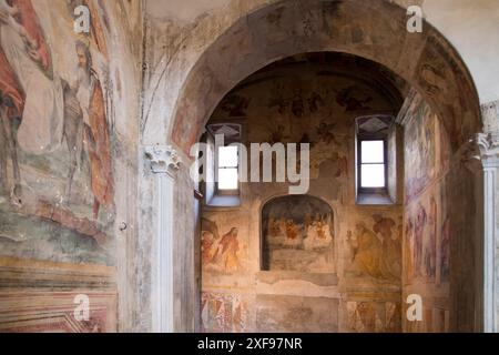 Basilique romane primitive di San Salvatore (Basilique de San Salvatore) du IX siècle au XVI siècle dans Museo di Santa Giulia (Muse de la ville de Santa Giulia Banque D'Images