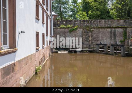 Canal de la Lauter, canal de Lauter, Wissembourg, Weissenburg, Alsace, France Banque D'Images