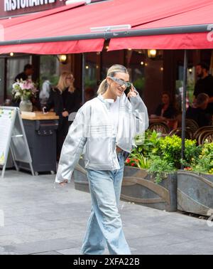 Londres, Royaume-Uni. 2 juillet 2024. Ashley Roberts, correspondante du showbiz quitte Global Radio Credit : Richard Lincoln/Alamy Live News Banque D'Images