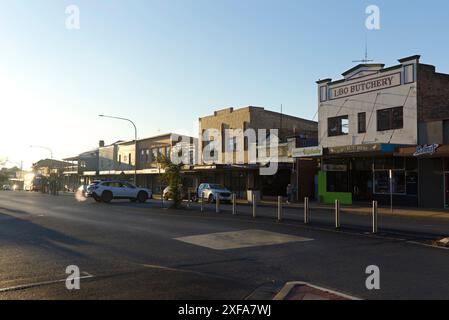 Une scène de lever de soleil sereine dans la ville de West Kempsey, Nouvelle-Galles du Sud, Australie. Banque D'Images