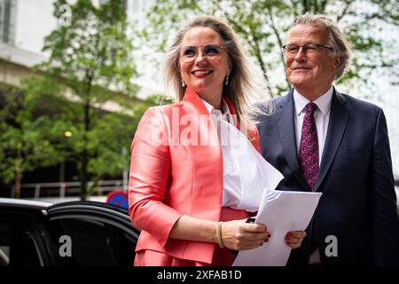 La Haye, pays-Bas. 02 juillet 2024. LA HAYE - la ministre Fleur Agema arrive au ministère de la santé, du bien-être et des Sports avant le transfert. ANP TOBIAS KLEUVER netherlands Out - belgique Out Credit : ANP/Alamy Live News Banque D'Images