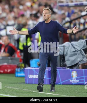 Dortmund, Deutschland. 29 juin 2024. firo : 29.06.2024, Football, Football : UEFA EURO 2024, EM, Championnat d'Europe 2024, Round of 16, finale 1/8, M37, match 37, GER, Allemagne - DEN, Danemark entraîneur en chef Kasper Hjulmand du Danemark geste, geste, crédit : dpa/Alamy Live News Banque D'Images