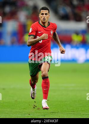 Le Portugais Joao Cancelo lors de l'UEFA Euro 2024, manche du 16e match à la Frankfurt Arena de Francfort, en Allemagne. Date de la photo : lundi 1er juillet 2024. Banque D'Images