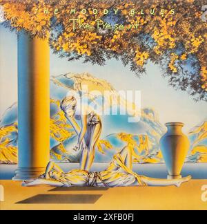 Le présent album de The Moody Blues, un groupe de rock anglais, sorti en 1983, couverture de disque vinyle, Royaume-Uni Banque D'Images