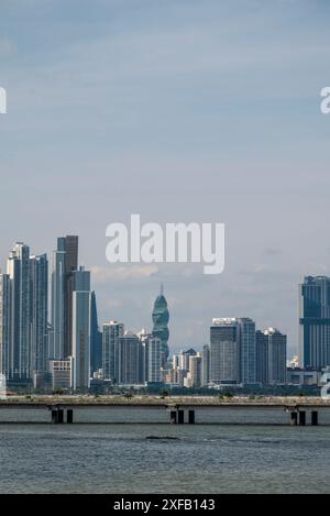 Horizon de la ville vu de Casco Viejo, le vieux centre-ville, Panama City, Panama Banque D'Images