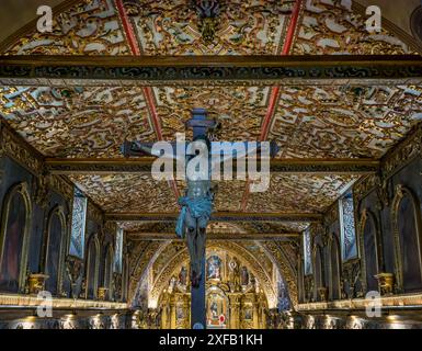 Intérieur de la chapelle du couvent de San Francisco avec Jésus sur la croix, vieille ville de Quito, Équateur, Amérique du Sud Banque D'Images