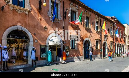 Géographie / voyage, Italie, Sicile, Taormine, Corso Umberto, INFORMATIONS-AUTORISATION-DROITS-SUPPLÉMENTAIRES-NON-DISPONIBLES Banque D'Images