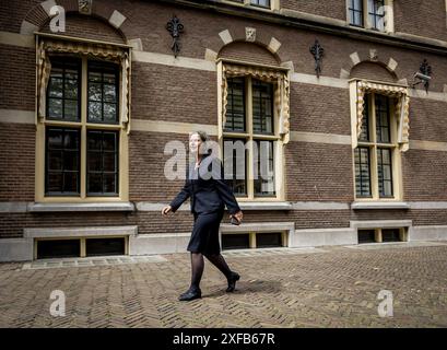 LA HAYE - Marjolein Faber, ministre de l'asile et des migrations, à son arrivée pour le premier Conseil des ministres avec le nouveau cabinet. ANP REMKO DE WAAL pays-bas Out - belgique Out Banque D'Images