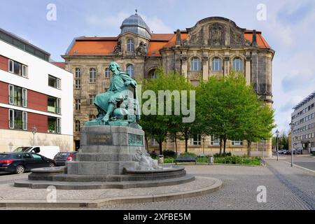 Statue du physicien Otto von Guericke, Magdebourg, Saxe Anhalt, Allemagne Banque D'Images