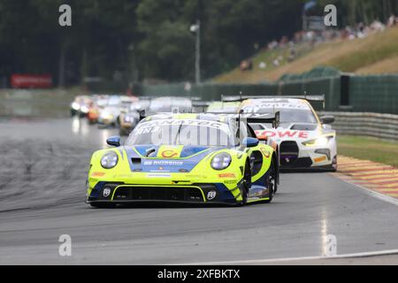 Patric NIEDERHAUSER (CHE) / Sven MUELLER (DEU) / Julien ANDLAUER (FRA), #96, Porsche 911 GT3 R (992), Team : Rutronik Racing (DEU), Motorsport, CrowdStrike 24H of Spa, Belgien, Spa-Francorchamps, 29.06.2024 Foto : Eibner-Pressefoto/Juergen Augst Banque D'Images