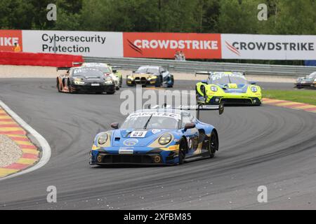 Joel ERIKSSON (SWE) / Jaxon EVANS (NZL) / Thomas PREINING (AUT), Porsche 911 GT3 R (992), Team : Phantom Global Racing (CHN), Motorsport, CrowdStrike 24H of Spa, Belgien, Spa-Francorchamps, 29.06.2024 Foto : Eibner-Pressefoto/Juergen Augst Banque D'Images