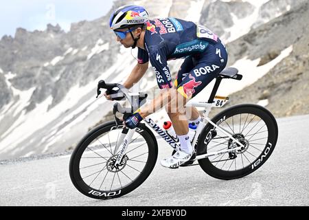 Valloire, France. 02 juillet 2024. L'australien Jai Hindley de Red Bull-Bora-Hansgrohe photographié lors de l'étape 4 du Tour de France 2024, de Pinerolo, Italie à Valloire, France (139, 6 km) le mardi 02 juillet 2024. La 111ème édition du Tour de France débute le samedi 29 juin et se termine à Nice le 21 juillet. BELGA PHOTO DAVID PINTENS crédit : Belga News Agency/Alamy Live News Banque D'Images