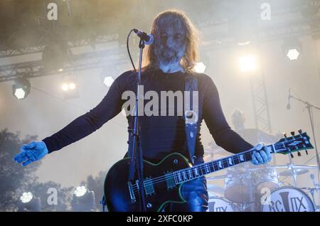 Sakis Tolis de Rotting Christ lors de leur célébration du 35e anniversaire à Rockwave Nights au Théâtre Lycabettus, Athènes / Grèce, juin 2024 Banque D'Images