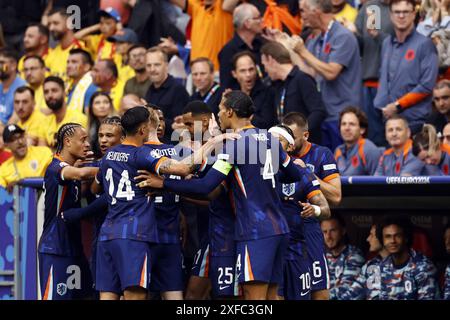 MUNICH - les pays-Bas célèbrent les 0-1 ans de Cody Gakpo lors de la manche de 16 de l'UEFA EURO 2024 entre la Roumanie et les pays-Bas à la Munich Football Arena le 2 juillet 2024 à Munich, en Allemagne. ANP MAURICE VAN STEEN pays-bas Out - belgique Out Banque D'Images