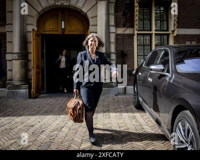 LA HAYE - Marjolein Faber, ministre de l'asile et de la migration, après la première réunion du cabinet du nouveau cabinet. ANP REMKO DE WAAL pays-bas Out - belgique Out Banque D'Images