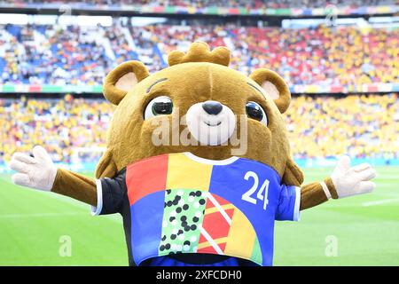 Munich, Allemagne. 02 juillet 2024. MUNICH, ALLEMAGNE - 2 JUILLET : mascotte de l'EURO 2024 lors de la manche 16 de l'UEFA EURO 2024 opposant la Roumanie et les pays-Bas au Munich Football Arena le 2 juillet 2024 à Munich, Allemagne.240702 SEPA 24 062 - 20240702 PD11558 crédit : APA-PictureDesk/Alamy Live News Banque D'Images