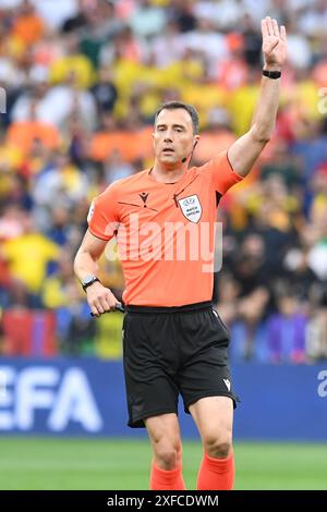 Munich, Allemagne. 02 juillet 2024. MUNICH, ALLEMAGNE - 2 JUILLET : L'arbitre Felix Zwayer de l'Allemagne lors de la manche 16 de l'UEFA EURO 2024 opposant la Roumanie et les pays-Bas à la Munich Football Arena le 2 juillet 2024 à Munich, Allemagne.240702 SEPA 24 072 - 20240702 PD11546 crédit : APA-PictureDesk/Alamy Live News Banque D'Images