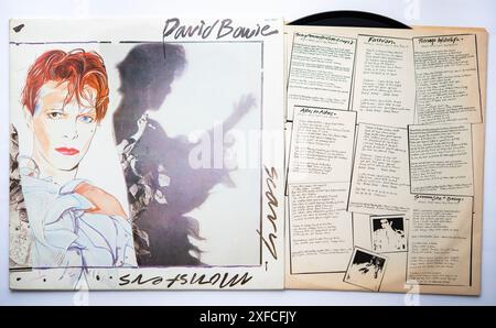Reprise et pochette intérieure de Scary Monsters (and Super Creeps), le 14e album studio de David Bowie, sorti en 1980 Banque D'Images