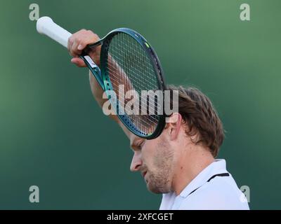 Londres, Royaume-Uni. 02 juillet 2024. Le belge David Goffin photographié lors d'un match de tennis contre le tchèque Machac, lors du premier tour de la compétition masculine de simple tournoi de grand chelem de Wimbledon 2024 au All England Tennis Club, dans le sud-ouest de Londres, en Grande-Bretagne, mardi 02 juillet 2024. BELGA PHOTO BENOIT DOPPAGNE crédit : Belga News Agency/Alamy Live News Banque D'Images