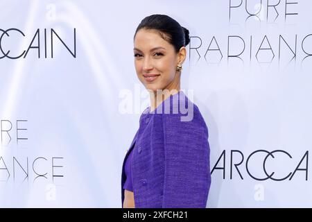 Rebecca Mir BEI der Marc Cain Pure Radiance Modenschau am 2.07.2024 im Rahmen der Fashion week Berlin im Kolonnade mit Triumphtor am Neuen Palais in P Banque D'Images