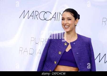 Rebecca Mir BEI der Marc Cain Pure Radiance Modenschau am 2.07.2024 im Rahmen der Fashion week Berlin im Kolonnade mit Triumphtor am Neuen Palais à Potsdam Fashionweek Berlin 2024 - Marc Cain Show *** Rebecca Mir au Marc Cain défilé Pure Radiance le 2 07 2024 dans le cadre de la Fashion week Berlin dans la Colonnade avec Triumphtor AT le Neues Palais à Potsdam Fashionweek Berlin 2024 Marc Cain Show Banque D'Images